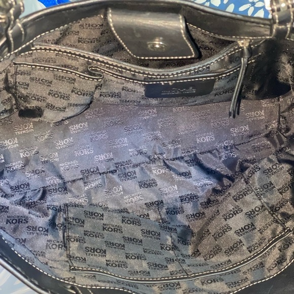 MICHAEL KORS Genuine Leather Large Soft Tote Shoulder Handbag. Very GUC w/COA - Picture 9 of 13